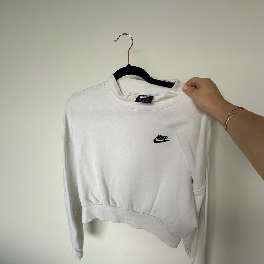 Nike White Cropped Sweatshirt